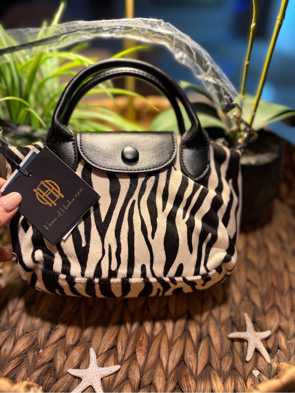 VIRAL House of harlow 1960 zebra mini crossbody bag